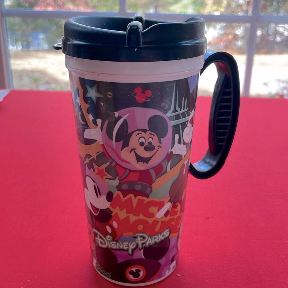 EXCLUSIVE DISNEY PARKS REUSABLE TUMBLER